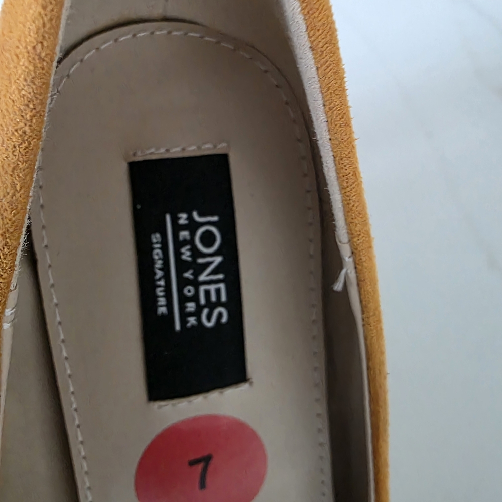 Jones New York Mustard Yellow Heels - Picture 4 of 4